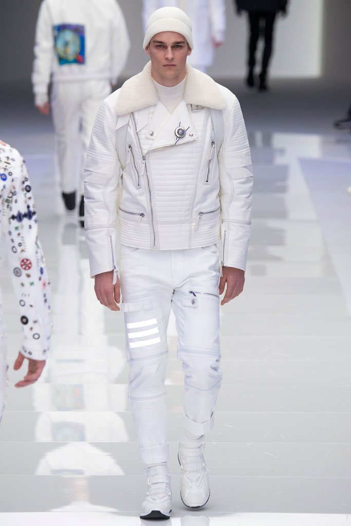Versace（范思哲）2024米兰时装周男装秀