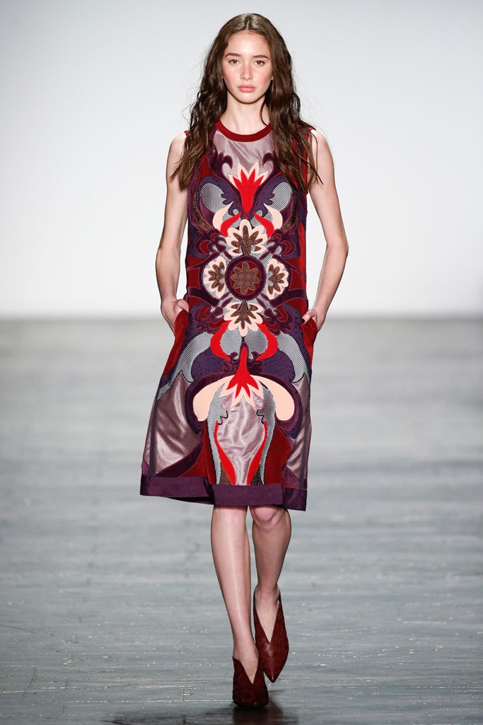 Vivienne Tam（谭燕玉）2024纽约时装周女装秀