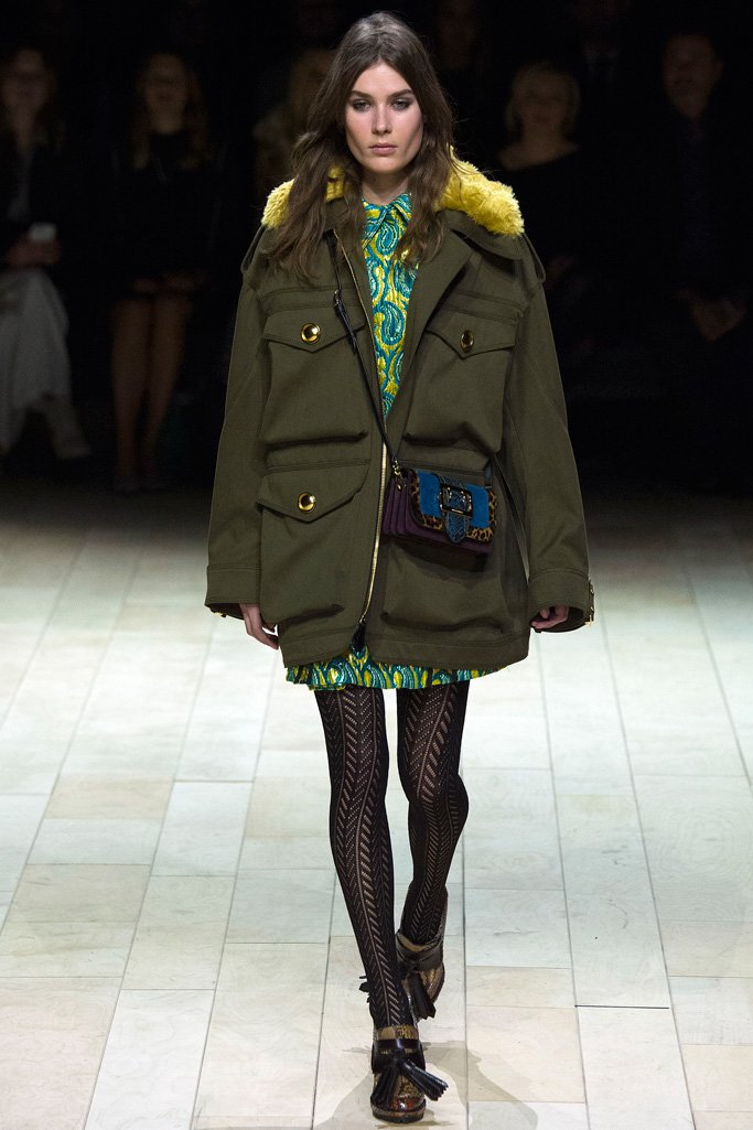 Burberry（博柏利）2024伦敦时装周女装秀