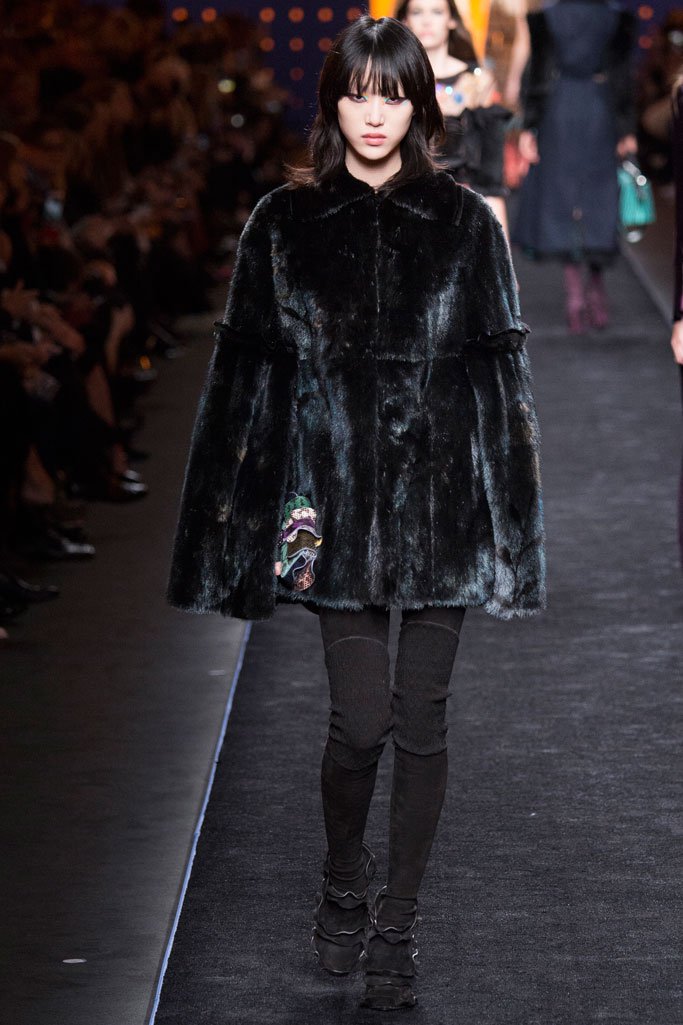 Fendi（芬迪）2024米兰时装周女装秀