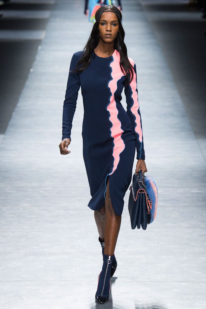 Versace（范思哲）2024米兰时装周女装秀