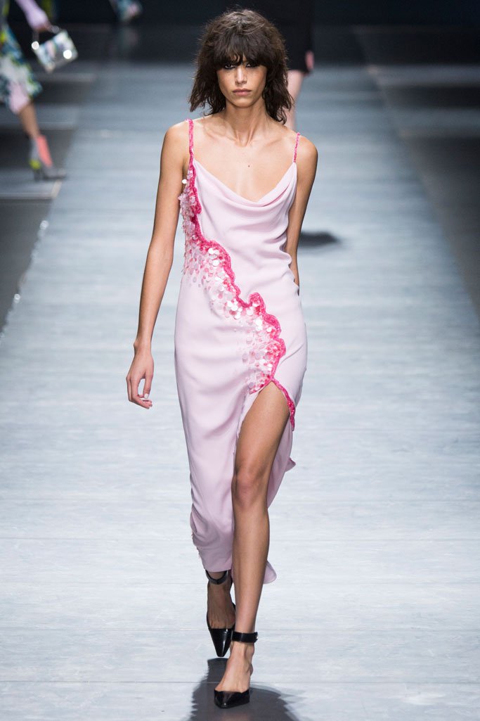 Versace（范思哲）2024米兰时装周女装秀