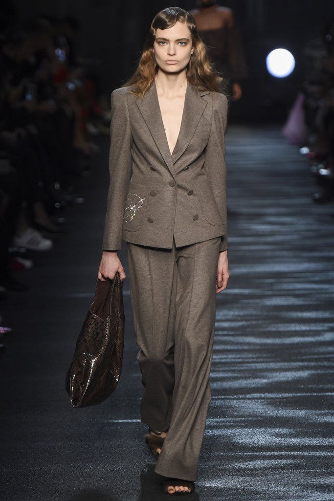 Blumarine（蓝色情人）2024米兰时装周女装秀