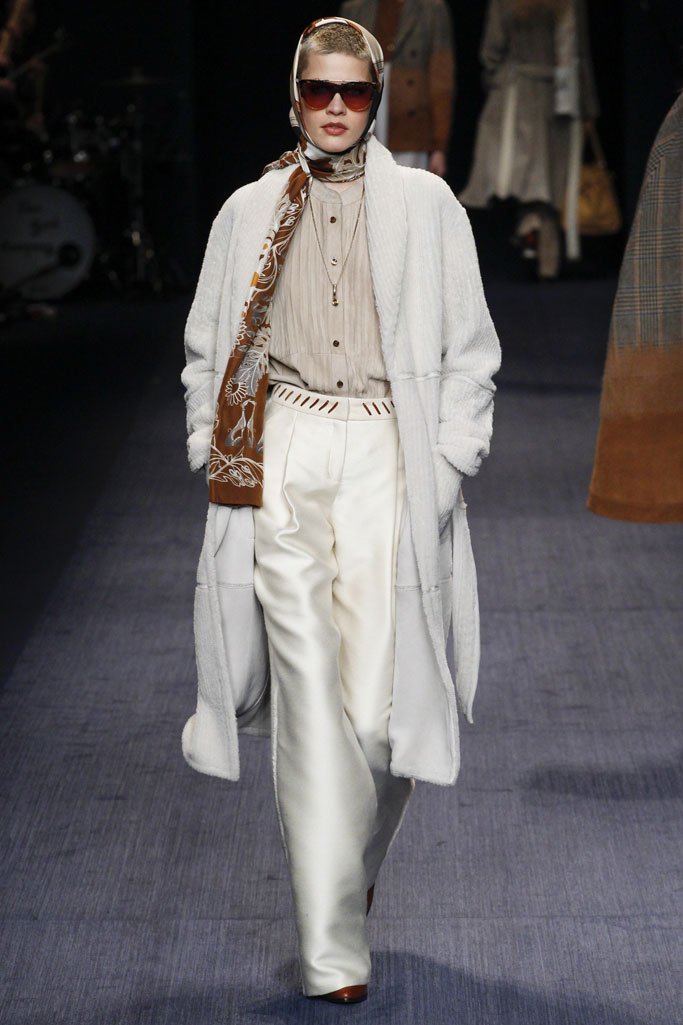 Trussardi（楚萨迪）2024米兰时装周女装秀