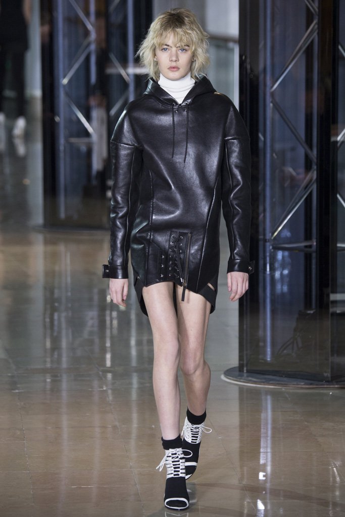 Anthony Vaccarello 2024巴黎时装发布会女装秀