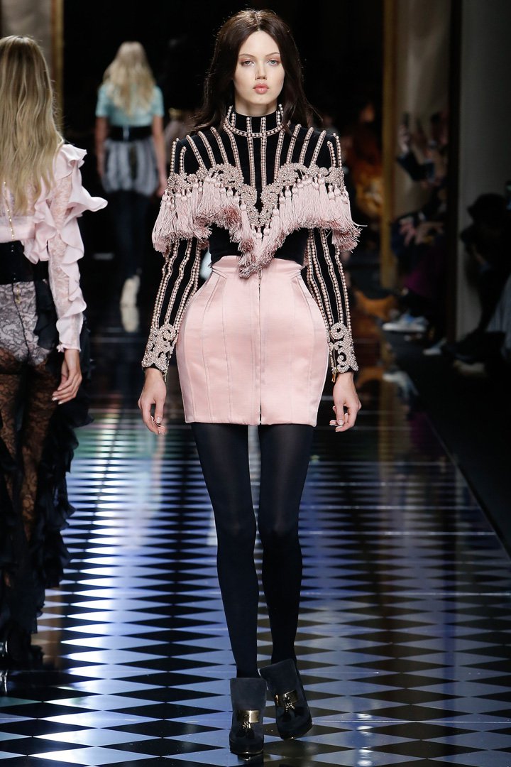 Balmain（巴尔曼）2024巴黎时装周女装秀