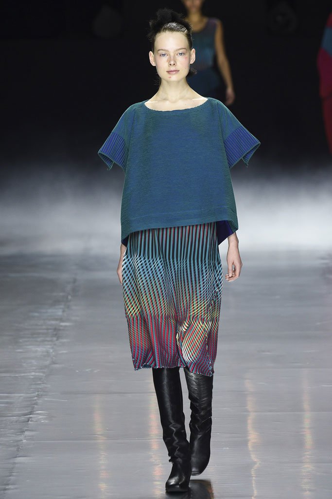 Issey Miyake（三宅一生）2024巴黎时装周女装秀
