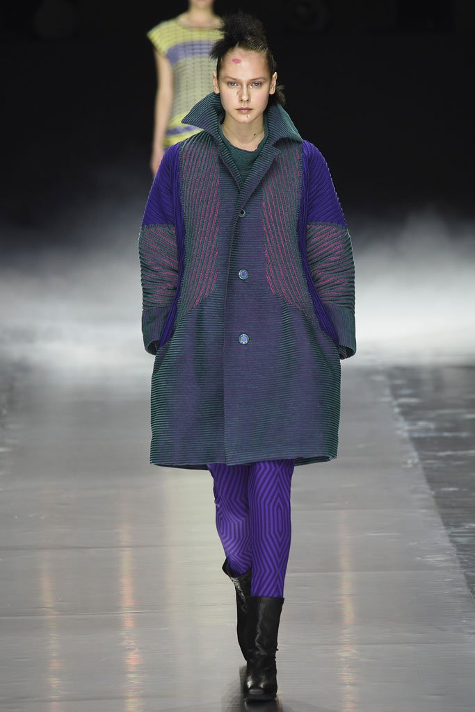 Issey Miyake（三宅一生）2024巴黎时装周女装秀