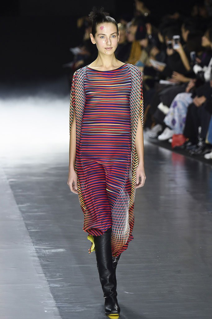 Issey Miyake（三宅一生）2024巴黎时装周女装秀