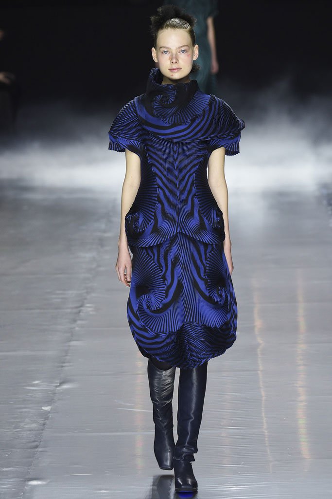 Issey Miyake（三宅一生）2024巴黎时装周女装秀