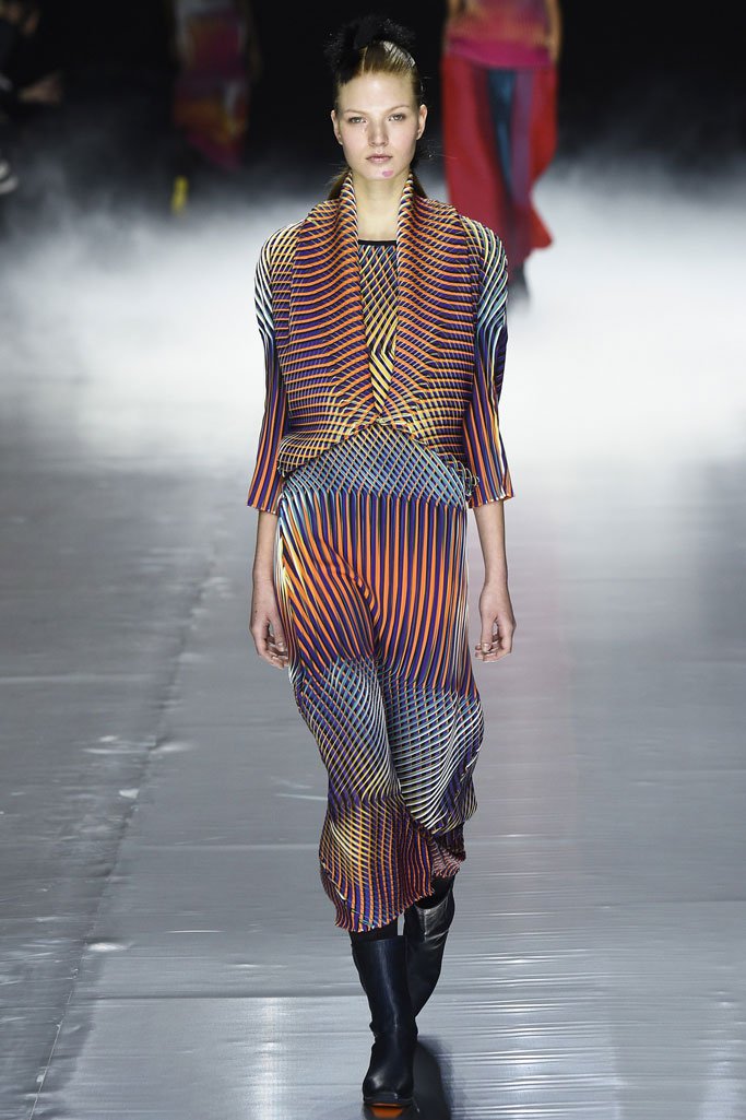 Issey Miyake（三宅一生）2024巴黎时装周女装秀