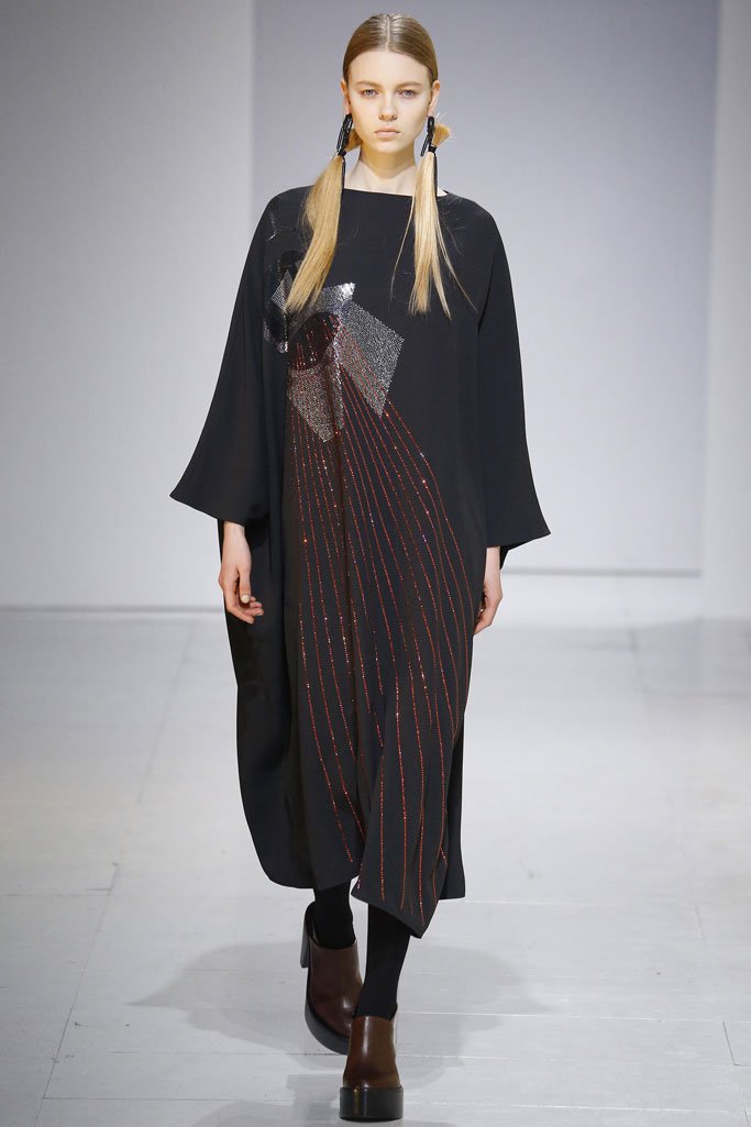 Chalayan（卡拉扬）2024巴黎时装周女装秀