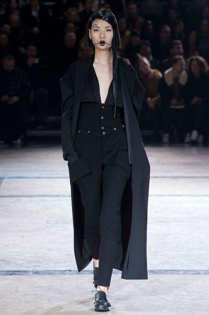 Yohji Yamamoto（山本耀司）2024巴黎时装周女装秀