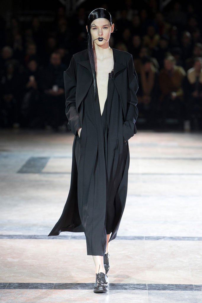 Yohji Yamamoto（山本耀司）2024巴黎时装周女装秀