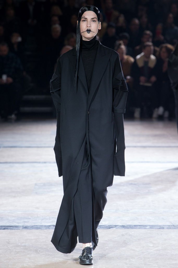 Yohji Yamamoto（山本耀司）2024巴黎时装周女装秀