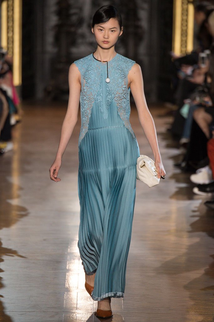 Stella McCartney 2024巴黎时装周女装秀