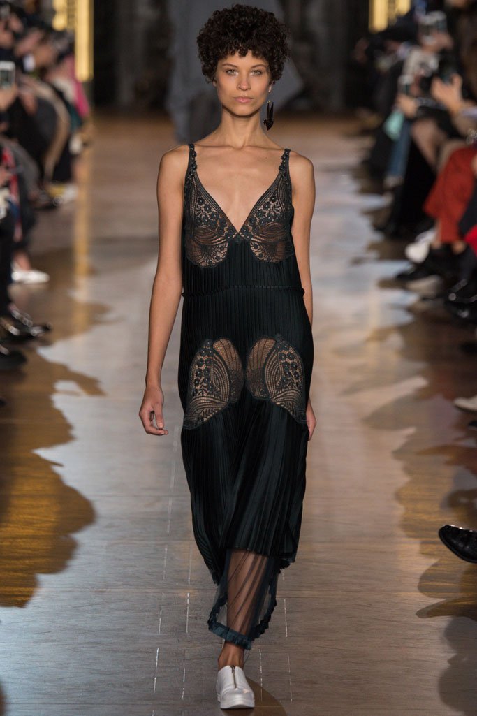 Stella McCartney 2024巴黎时装周女装秀