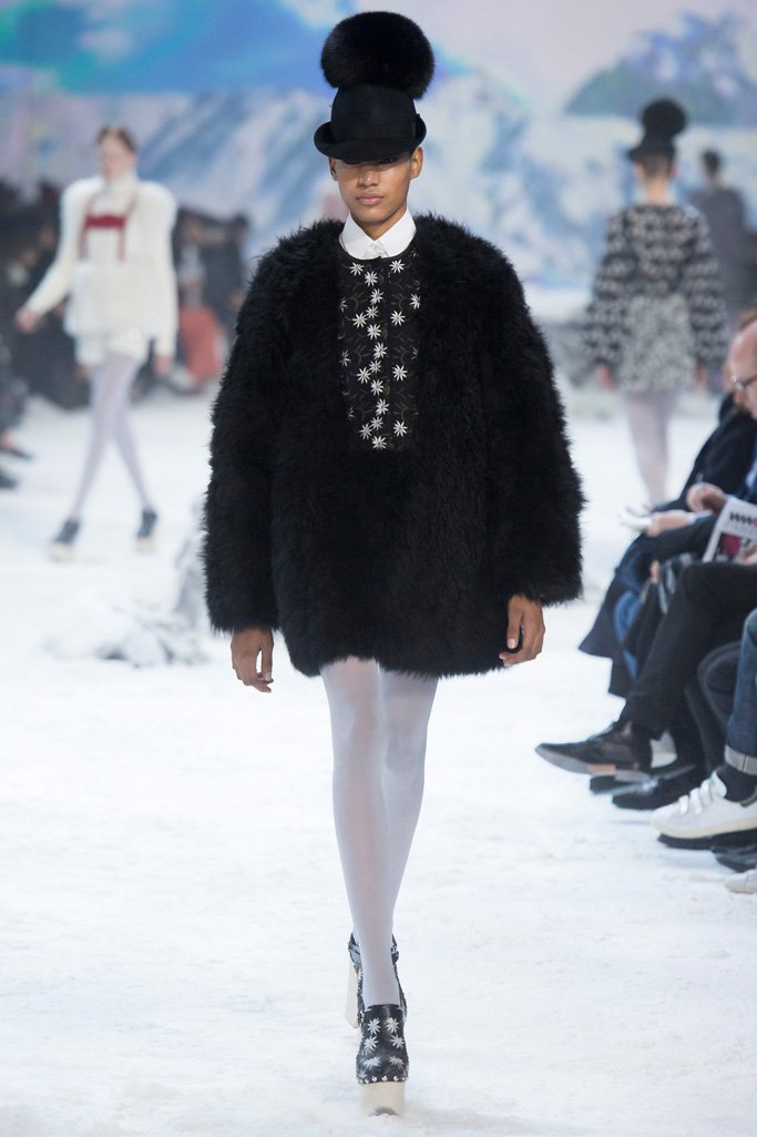 Moncler Gamme Rouge 2024巴黎时装周女装秀