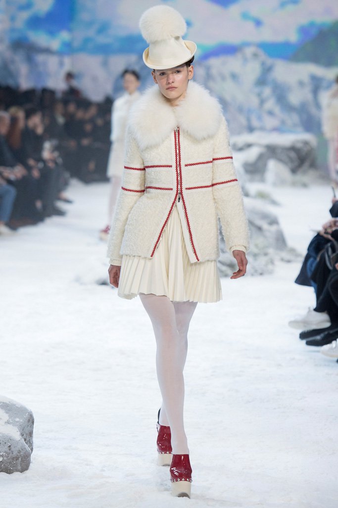 Moncler Gamme Rouge 2024巴黎时装周女装秀