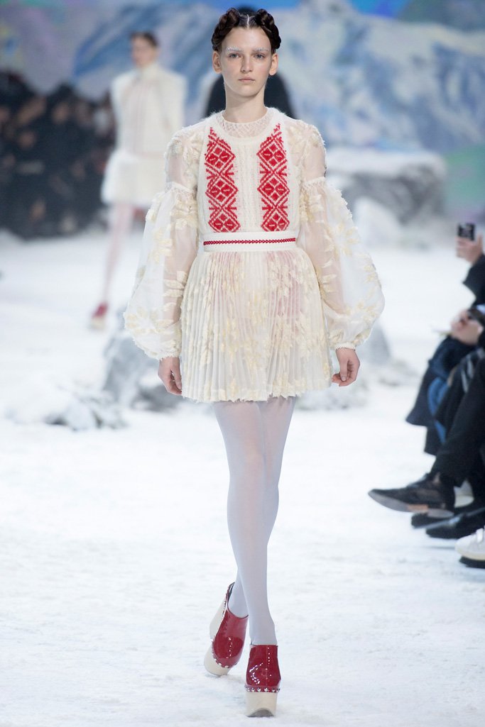 Moncler Gamme Rouge 2024巴黎时装周女装秀