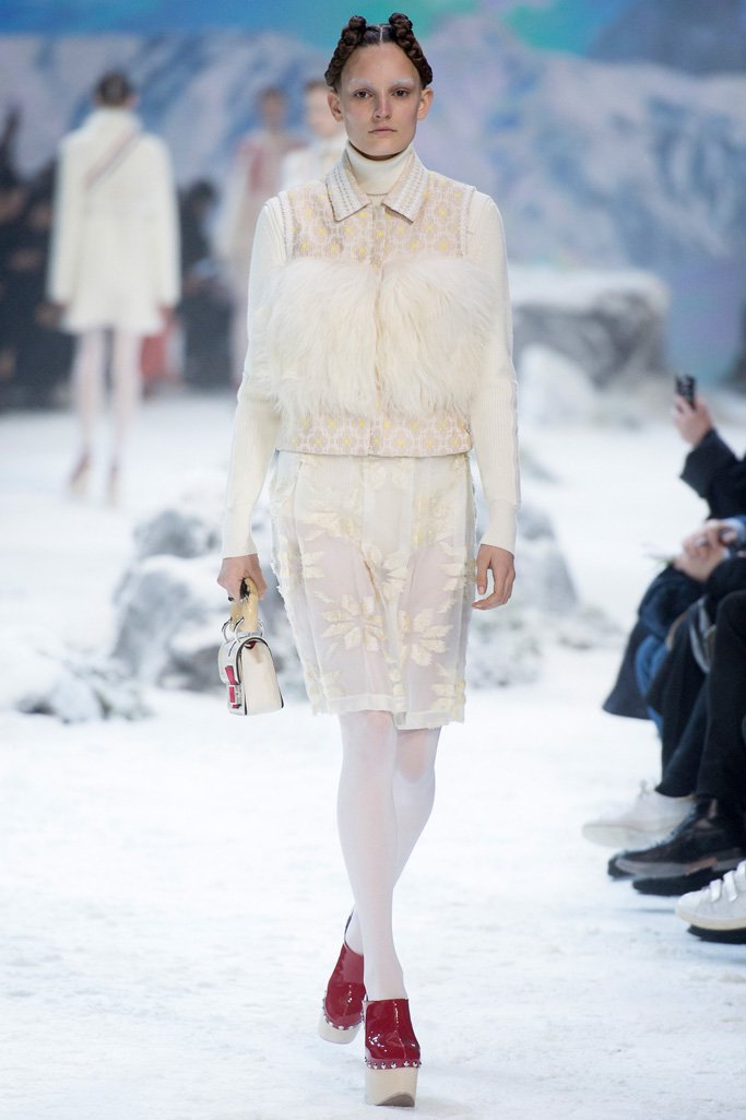 Moncler Gamme Rouge 2024巴黎时装周女装秀