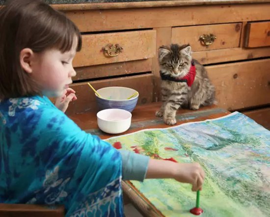 Iris Grace 被一只猫治愈了的孤独症小萝莉和她的画