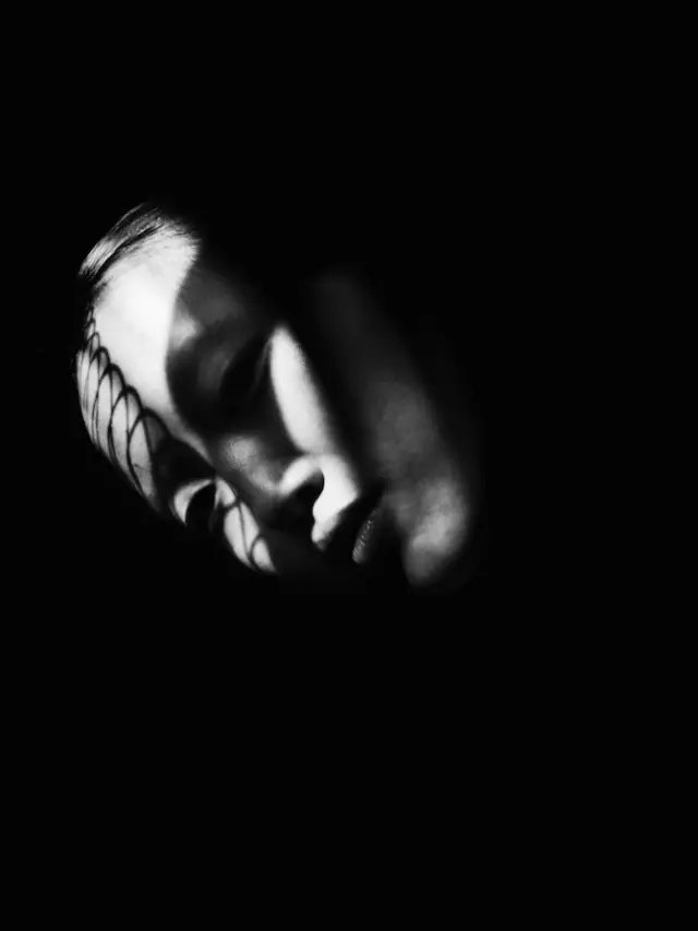 伦敦摄影师Jack Davison 眼中的上海：轰然坍塌 又迅速崛起