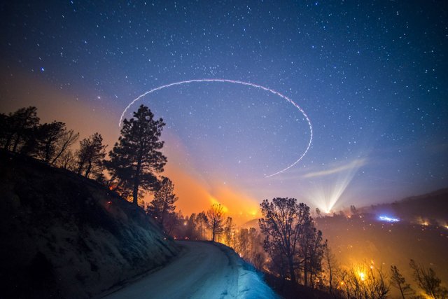 摄影师 Stuart Palley 长曝光拍摄的森林大火