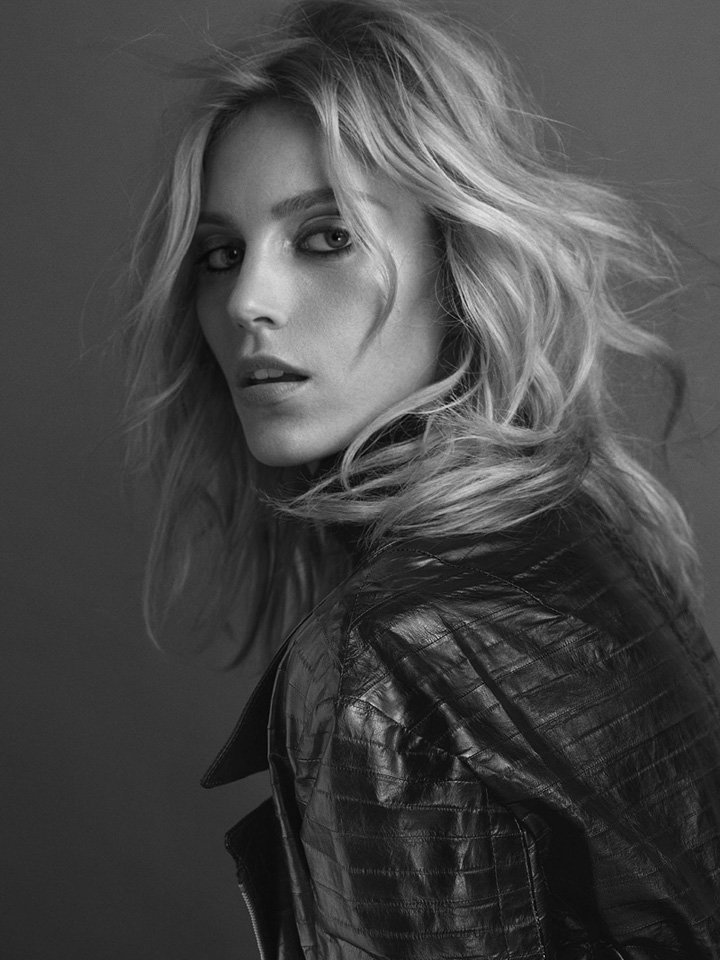 超模Anja Rubik 演绎《Vogue》时尚杂志摄影大片