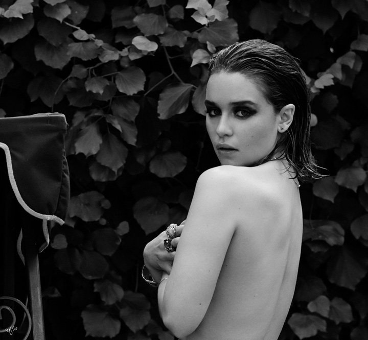 女星 Emilia Clarke《Violet Grey》杂志时尚大片