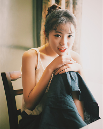 女生丸子头发型图片 尽显清新甜美范儿