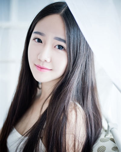 小清新长直发发型 那些最受男生喜欢的清新发型