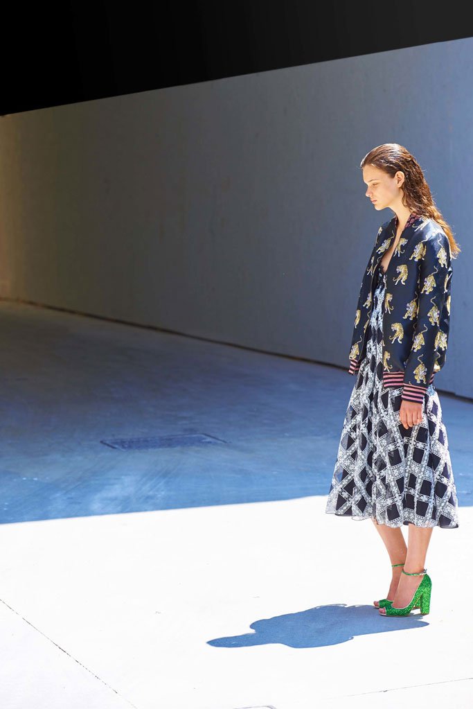 意大利设计师品牌 Giambattista Valli释出 Giamba 2024早春时尚广告大片