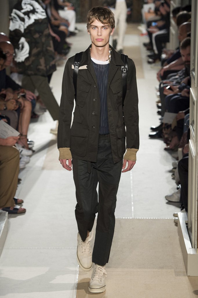 Valentino（华伦天奴）2024巴黎时装发布会男装秀