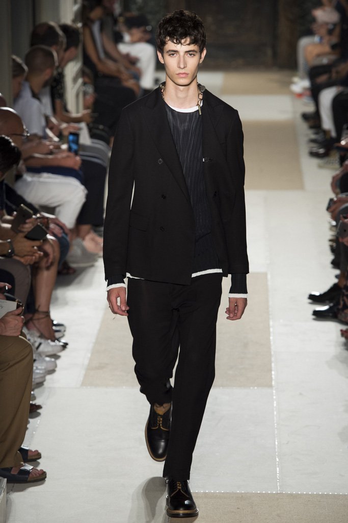 Valentino（华伦天奴）2024巴黎时装发布会男装秀