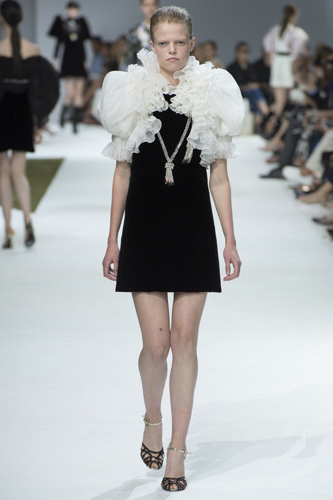 Giambattista Valli 2024巴黎时装周女装高级定制秀