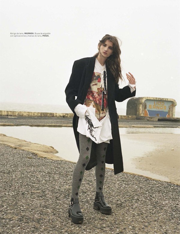 超模Carly Moore演绎《L'Officiel》时尚杂志大片 