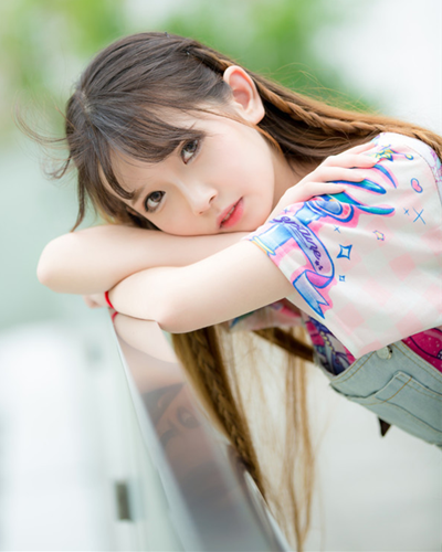 少女空气刘海vs气质中分 你更喜欢哪一款?