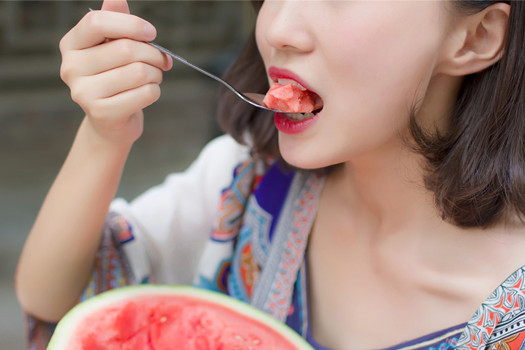 头发油脱发的原因以及治疗方法
