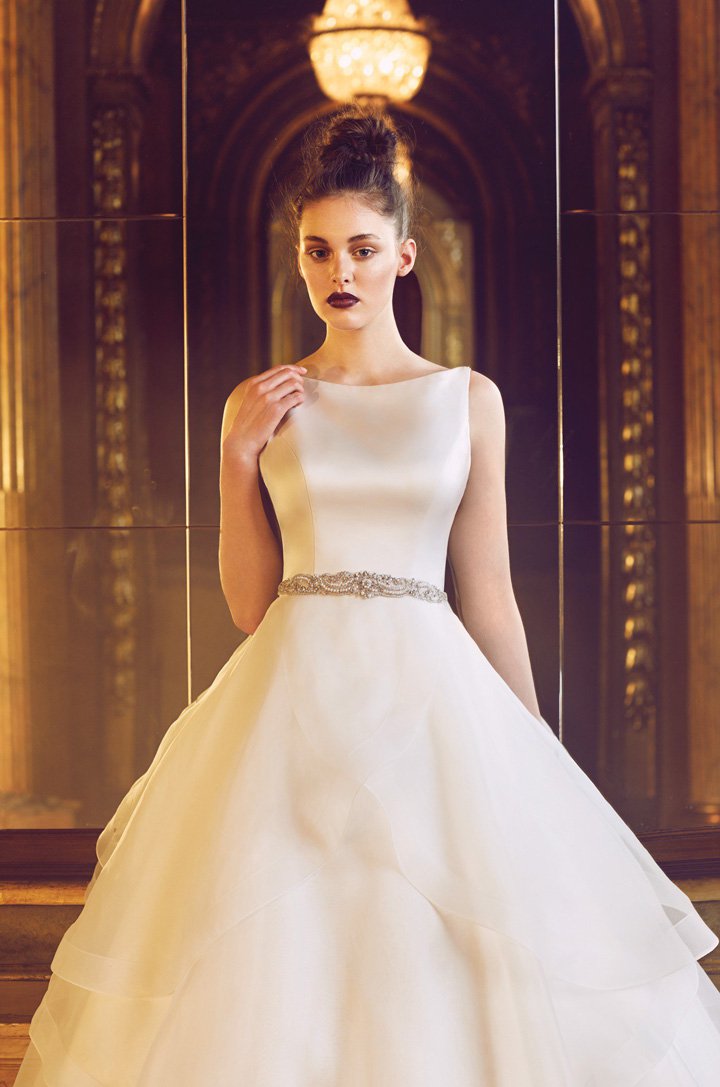 Paloma Blanca 2024婚纱礼服系列