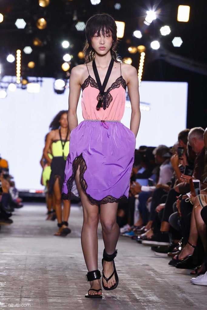Alexander Wang（亚历山大·王）2024纽约时装周时装秀