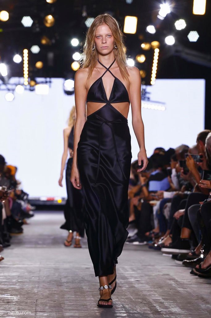 Alexander Wang（亚历山大·王）2024纽约时装周时装秀