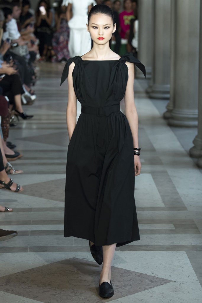 Carolina Herrera（卡罗琳娜·埃莱拉）2024纽约时装周时装秀