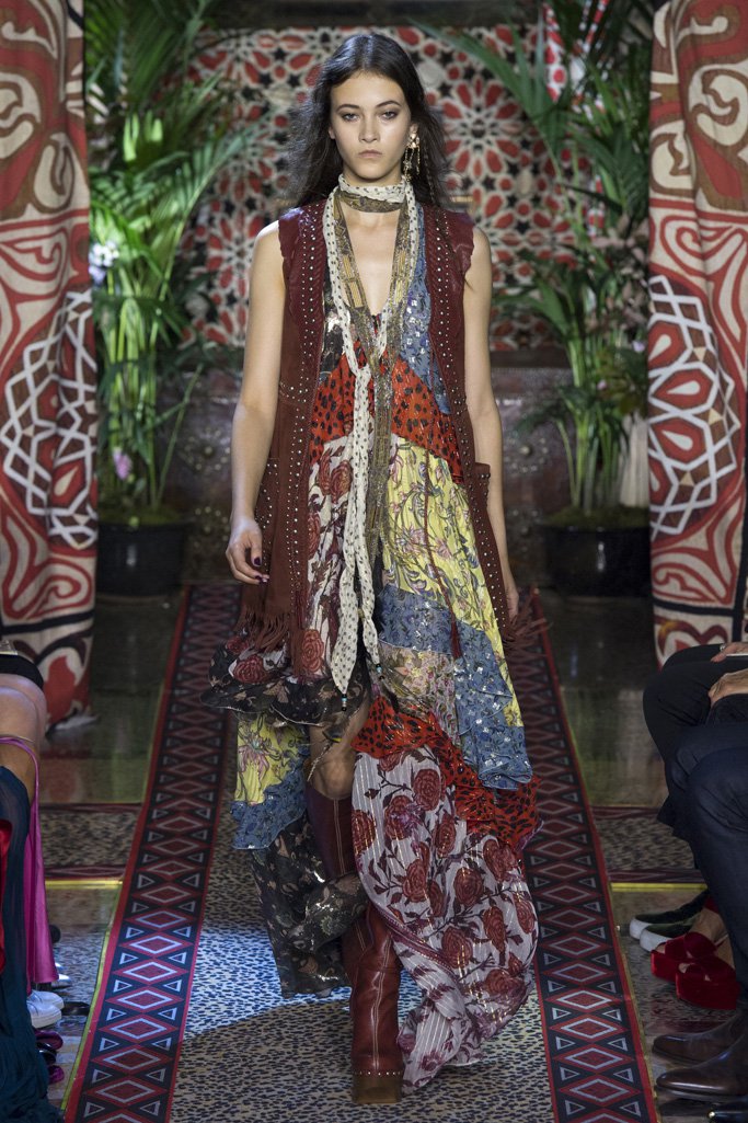 Roberto Cavalli（罗伯特·卡沃利）2024米兰时装周时装秀