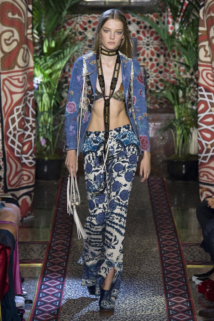 Roberto Cavalli（罗伯特·卡沃利）2024米兰时装周时装秀