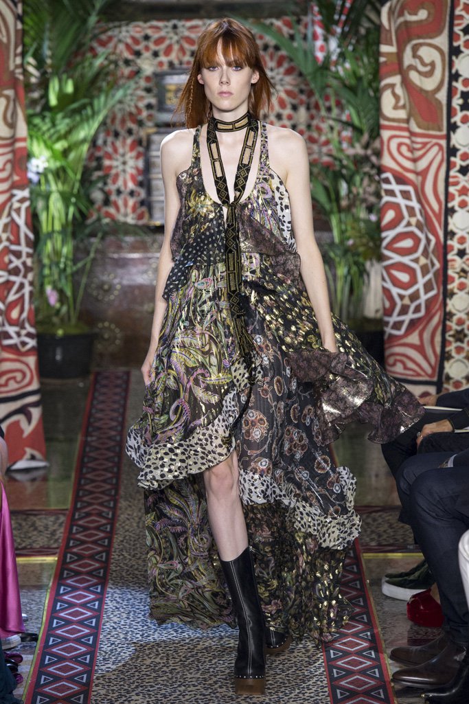 Roberto Cavalli（罗伯特·卡沃利）2024米兰时装周时装秀