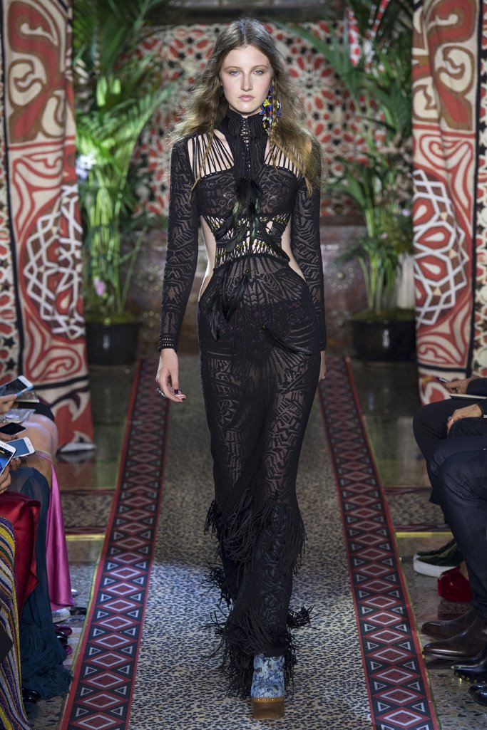 Roberto Cavalli（罗伯特·卡沃利）2024米兰时装周时装秀