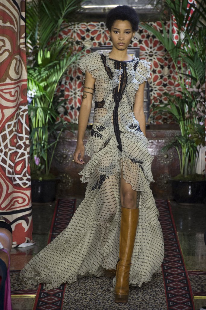 Roberto Cavalli（罗伯特·卡沃利）2024米兰时装周时装秀