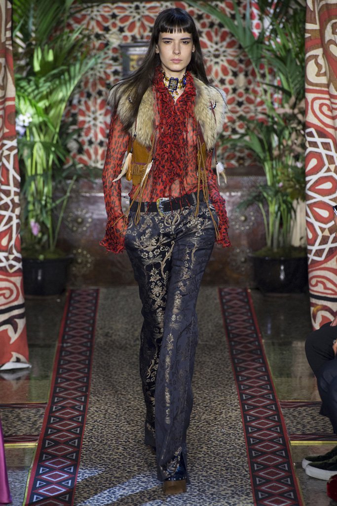 Roberto Cavalli（罗伯特·卡沃利）2024米兰时装周时装秀