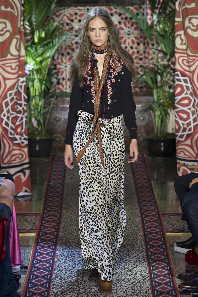 Roberto Cavalli（罗伯特·卡沃利）2024米兰时装周时装秀